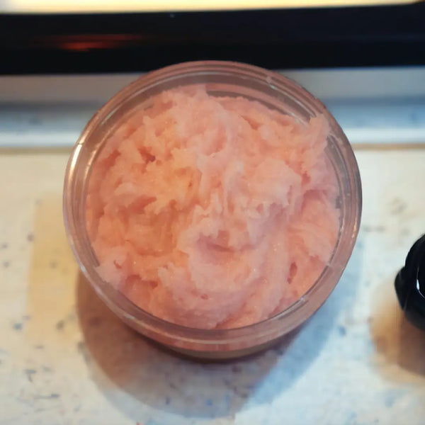 Pink Martini Foaming Sugar Scrub 

A sophisticated blend of citrus,  Cranberry and Red Currant in sparkling vodka and Gin.
