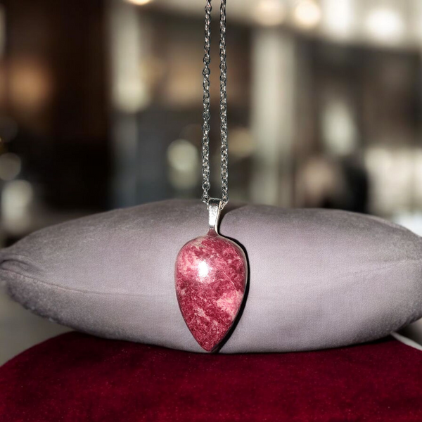 Thulite, Item #P3212