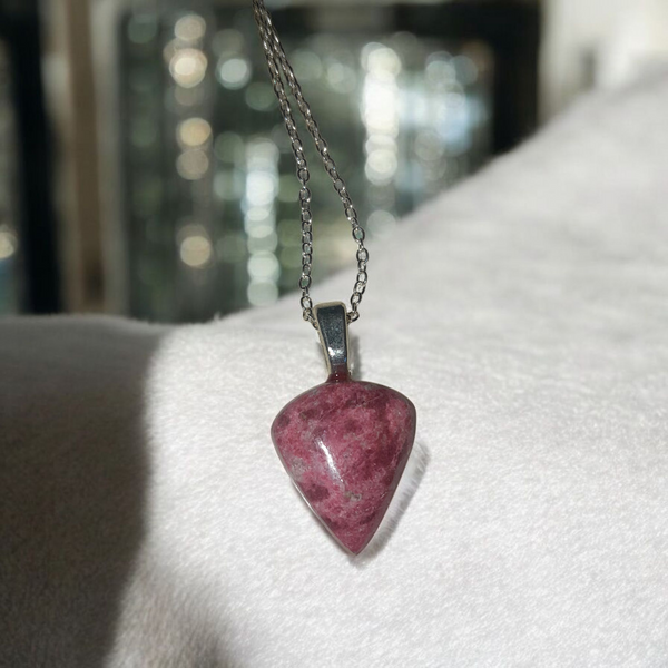 Thulite, Item #P3247