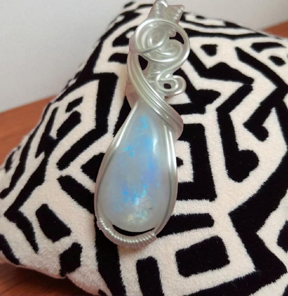 Rainbow Moonstone, Item #P3148