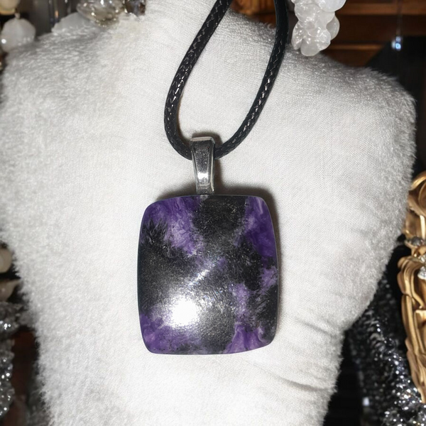 Sugelite, Item #P3256